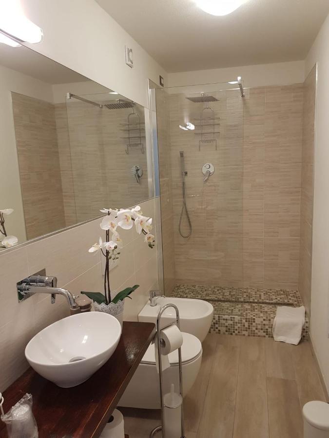 مبيت وإفطار مارينا دي كارّارا Brezza Marina المظهر الخارجي الصورة